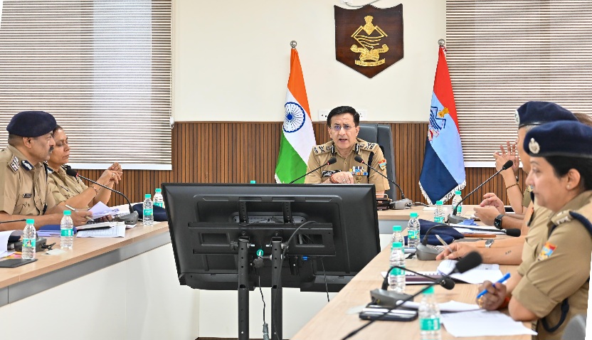 डीजीपी ने त्रिस्तरीय पंचायत सामान्य निर्वाचन, 2025 के प्रथम चरण हेतु सुरक्षा तैयारियों की समीक्षा की।