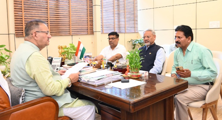 कैबिनेट मंत्री गणेश जोशी ने,  सिंचाई विभाग को बाढ़ सुरक्षा और जल निकासी, योजनाओं को त्वरित गति से पूर्ण करने के दिए निर्देश। 