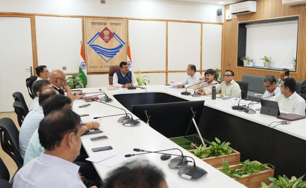 मुख्य सचिव आनन्द बर्द्धन ने सभी विभागों को किया निर्देशित, कहा 15 अगस्त तक सभी प्रस्ताव अनिवार्य रूप से कराए जाय उपलब्ध। 