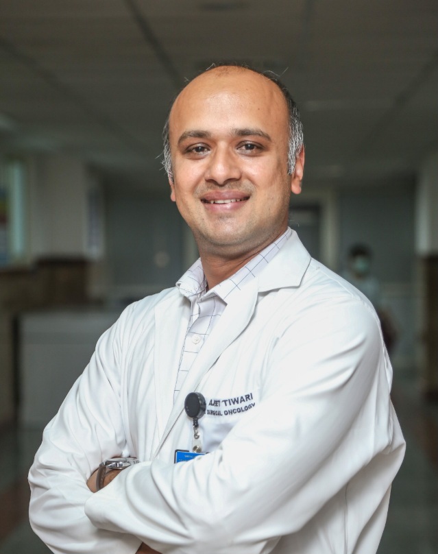 श्री महंत इन्दिरेश अस्पताल में, स्टेज 3 एडवांस कोलन कैंसर की सफल सर्जरी।