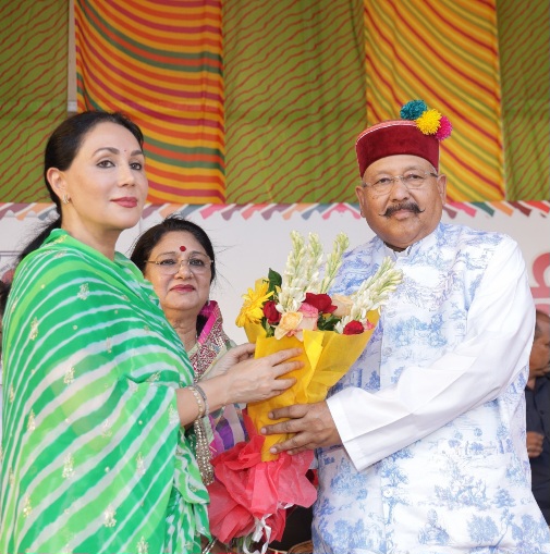 तीज महोत्सव पर राजस्थान की उप मुख्यमंत्री ने, पर्यटन मंत्री सतपाल महाराज का किया स्वागत।