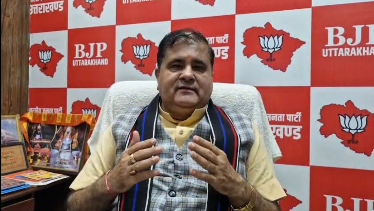 मुंह में सोने का चम्मच लेकर पैदा युवराज, नही हो सकते किसानी का आदर्श, महेंद्र भट्ट।