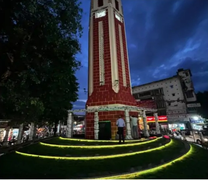 देशभर में स्वच्छता की मिसाल बना इंदौर, लगातार आठवीं बार मिली नंबर-1 रैंकिंग, देहरादून पहुँचा 62वें स्थान पर।