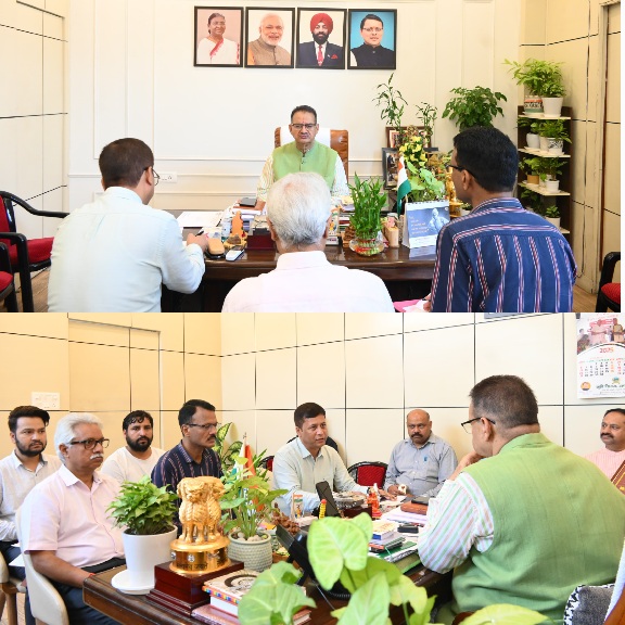 ग्राम्य विकास मंत्री गणेश जोशी ने, प्रदेश में पीएमजीएसवाई के अंतर्गत, बरसात से बंद हुई सड़कों की समीक्षा की। 