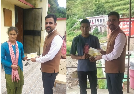 सीएम घोषणा के अनुरूप प्रभावित क्षेत्रों में वितरित किए  राहत राशि के चेक, पूर्ण मकान क्षति एवं मृतकों को सीएम राहत: 5-5 लाख की सहायता राशि वितरित।