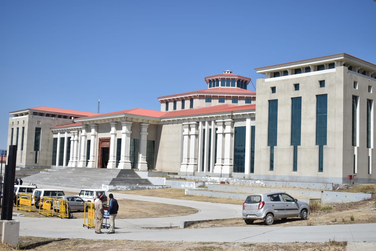 अल्पसंख्यक शैक्षिक संस्थान विधेयक, 2025 गैरसैंण सत्र में पेश करने का लिया गया निर्णय।