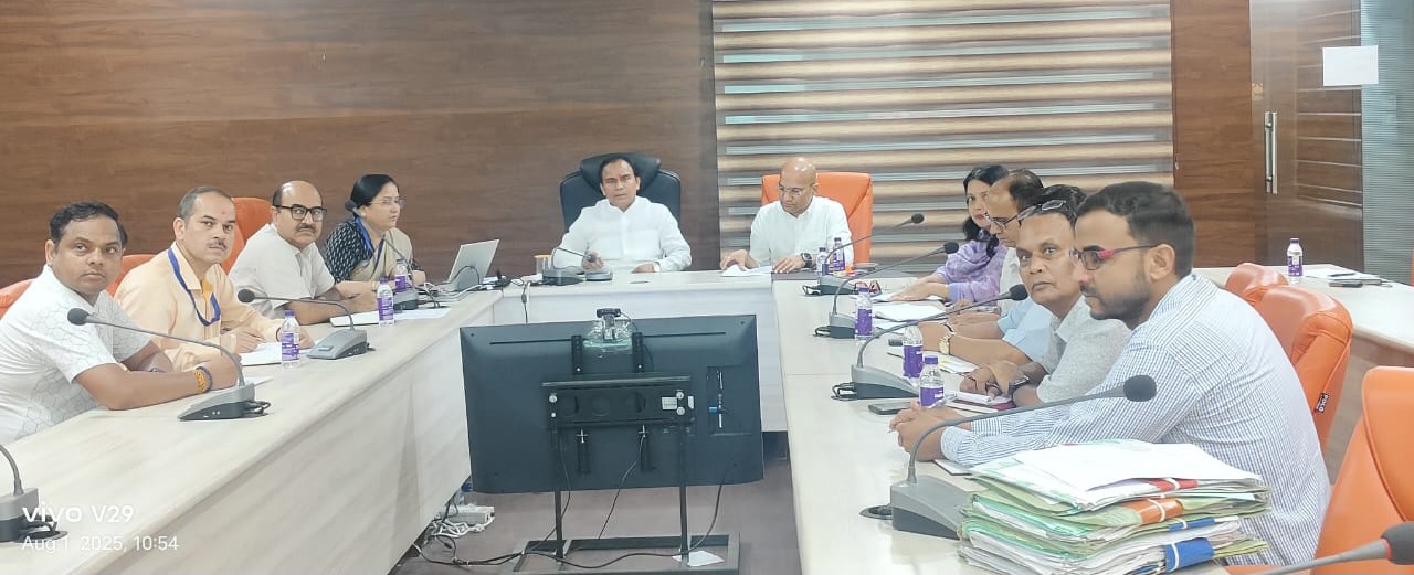 दून विश्वविद्यालय में स्थापित होगा हिन्दू अध्ययन केन्द्र, डॉ. धन सिंह रावत।