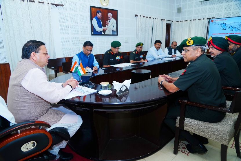 मुख्यमंत्री पुष्कर सिंह धामी से, भारतीय सेना की मध्य कमान के जनरल ऑफिसर  कमांडिंग-इन-चीफ लेफ्टिनेंट जनरल अनिंद्य सेन गुप्ता ने की शिष्टाचार भेंट।