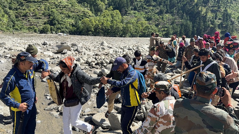 SDRF उत्तराखण्ड द्वारा सभी एजेंसियों के साथ, समन्वय कर संचालित हो रहा है रेस्क्यू ऑपरेशन।