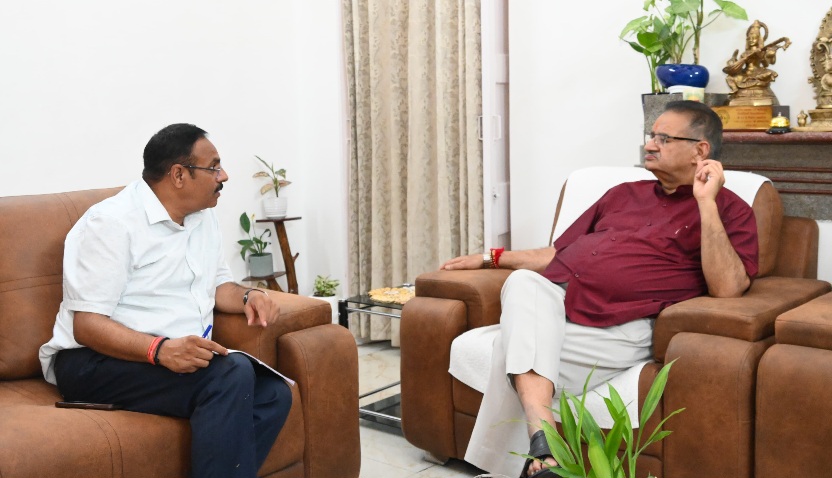 मंत्री गणेश जोशी ने बरसात से, क्षतिग्रस्त सड़कों और पुलों के निर्माण कार्य में तेजी लाने के दिए निर्देश।