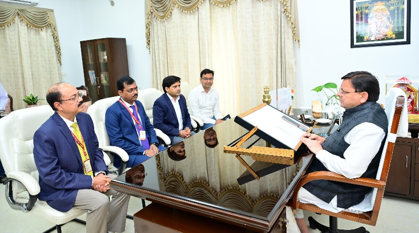 मुख्यमंत्री पुष्कर सिंह धामी से, पंजाब नेशनल बैंक के प्रतिनिधि मंडल ने की भेंट, धराली आपदा राहत कार्यों के लिए, दिया ₹ 1 करोड़ का योगदान।