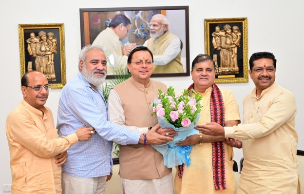 त्रिस्तरीय पंचायत चुनावों में, भाजपा की ऐतिहासिक जीत पर, मुख्यमंत्री पुष्कर धामी ने दी बधाई।