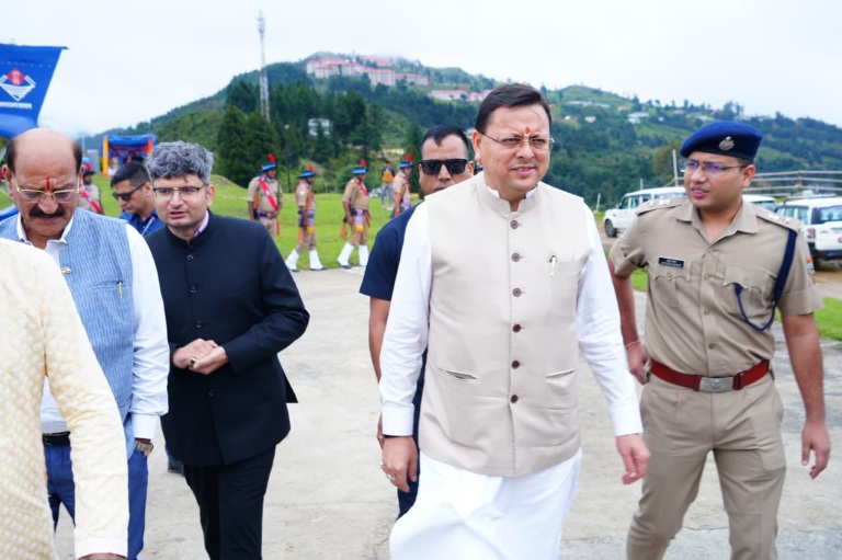 विधानसभा का मानसून सत्र कल से होगा शुरू, मुख्यमंत्री धामी पहुंचे भराड़ीसैण, पुलिस ने दिया गार्ड ऑफ ऑनर।