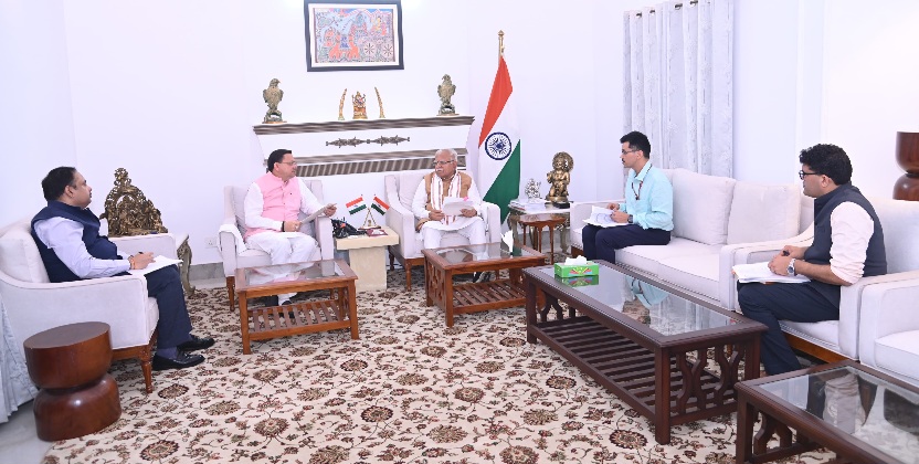 मुख्यमंत्री पुष्कर सिंह धामी ने, केंद्रीय मंत्री मनोहर लाल खट्टर से की भेंट, राज्य के कई महत्वपूर्ण विषयों पर चर्चा कर, केंद्र सरकार से सहयोग का किया अनुरोध।