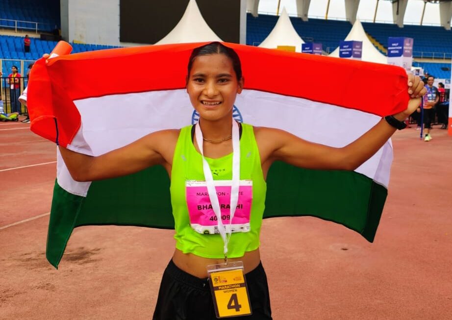 अंतर्राष्ट्रीय धाविका भागीरथी बिष्ट ने, हैदराबाद मैराथन में जीता गोल्ड मेडल। 