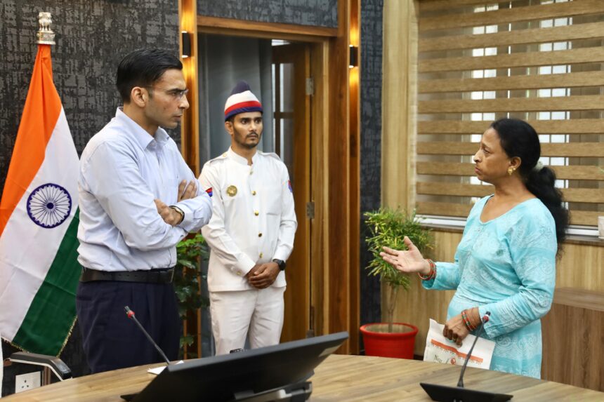 पीड़ित मां की गुहार पर, डीएम देहरादून ने लिया सख्त एक्शन, विधवा मां को दो बेटों से है जान का खतरा।