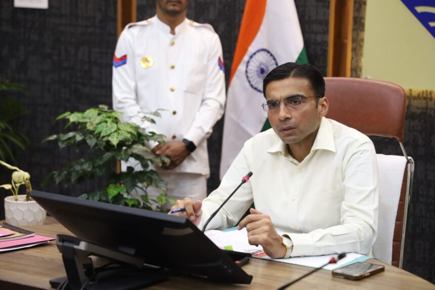 लंबित आपराधिक वादों के त्वरित निस्तारण को लेकर, डीएम ने की समीक्षा बैठक।