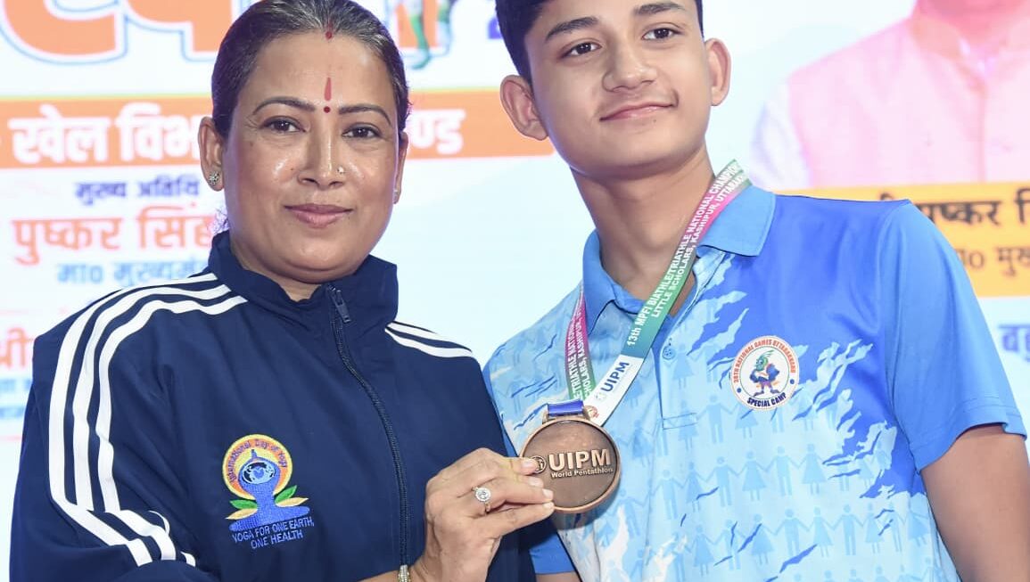 खिलाड़ियों पर धन वर्षा, दिए गए 21 करोड़ 96 लाख, रेखा आर्या।