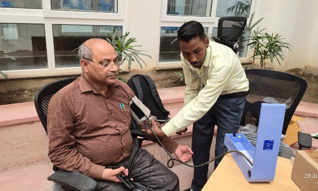 तनाव से मुक्ति के लिए प्राकृतिक चिकित्सा जरूरी, आनंद स्वरूप। 