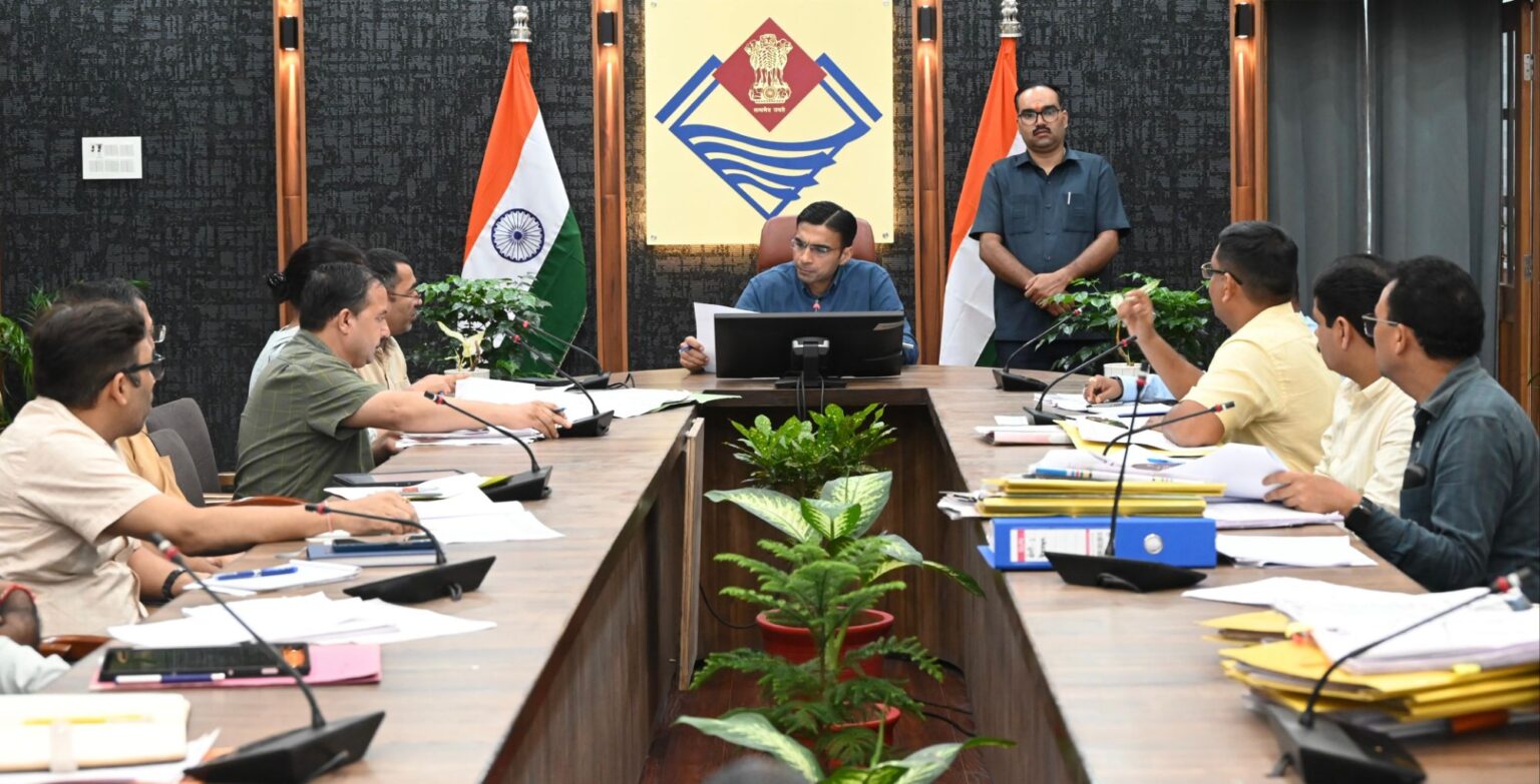 डीएम सविन बंसल ने लखवाड़ एवं त्यूनी-प्लासू जल विद्युत परियोजना को लेकर की बैठक, निर्देशित करते हुए कहा प्रभावित लोगों को तत्काल अनुग्रह राशि का वितरण सुनिश्चित किया जाए।