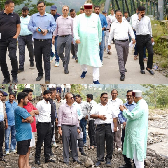 महाराज ने वर्षा, भूस्खलन प्रभावित क्षेत्रों का किया स्थलीय निरीक्षण, लोक निर्माण विभाग के 62 मार्गों व 08 सेतु हुए हैं क्षतिग्रस्त।