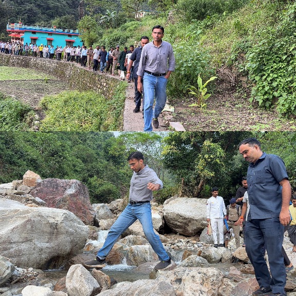 सरकार के प्रथम रिस्पांडर के रूप में, छमरोली से लगभग 12 किमी पैदल रूट से, प्रशासनिक अमले संग फुलेत पहुंचे डीएम सविन बंसल।