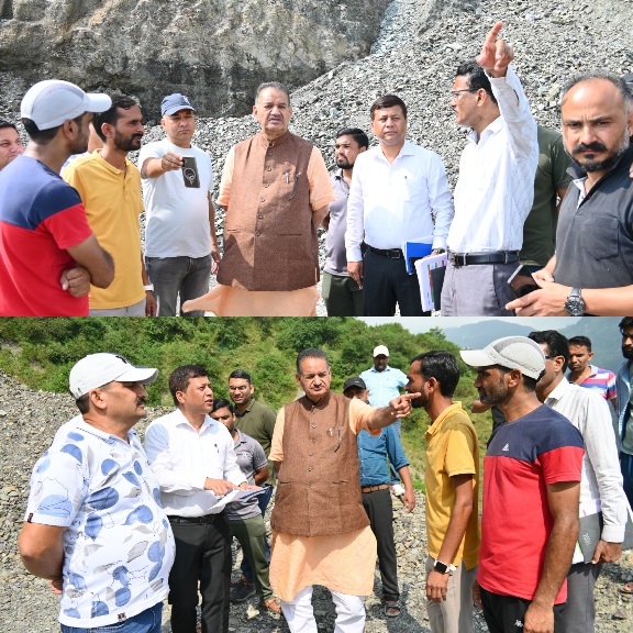 कैबिनेट मंत्री गणेश जोशी ने, अतिवृष्टि प्रभावित क्षेत्र भीतरली गांव का दौरा कर, क्षतिग्रस्त सड़क का किया स्थलीय निरीक्षण।
