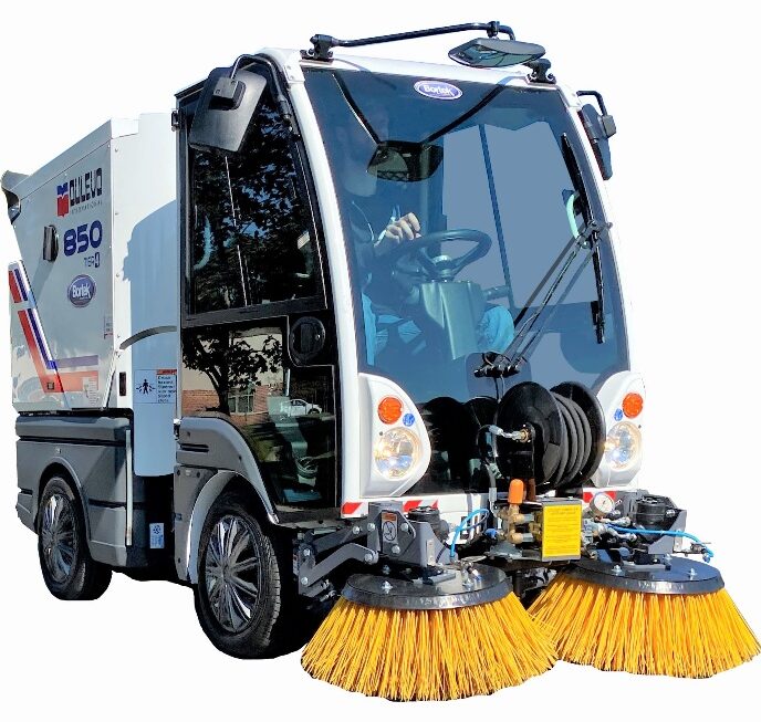 देहरादून की सड़कों पर अब, मैकेनाइज्ड रोड स्वीपिंग मशीन तकनीक से होगी सफाई।