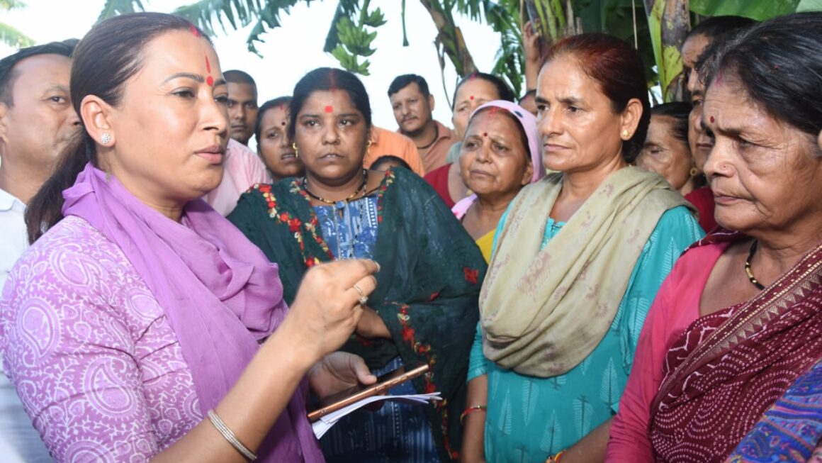 कैबिनेट मंत्री रेखा आर्या ने किया, आपदाग्रस्त क्षेत्र का निरीक्षण।