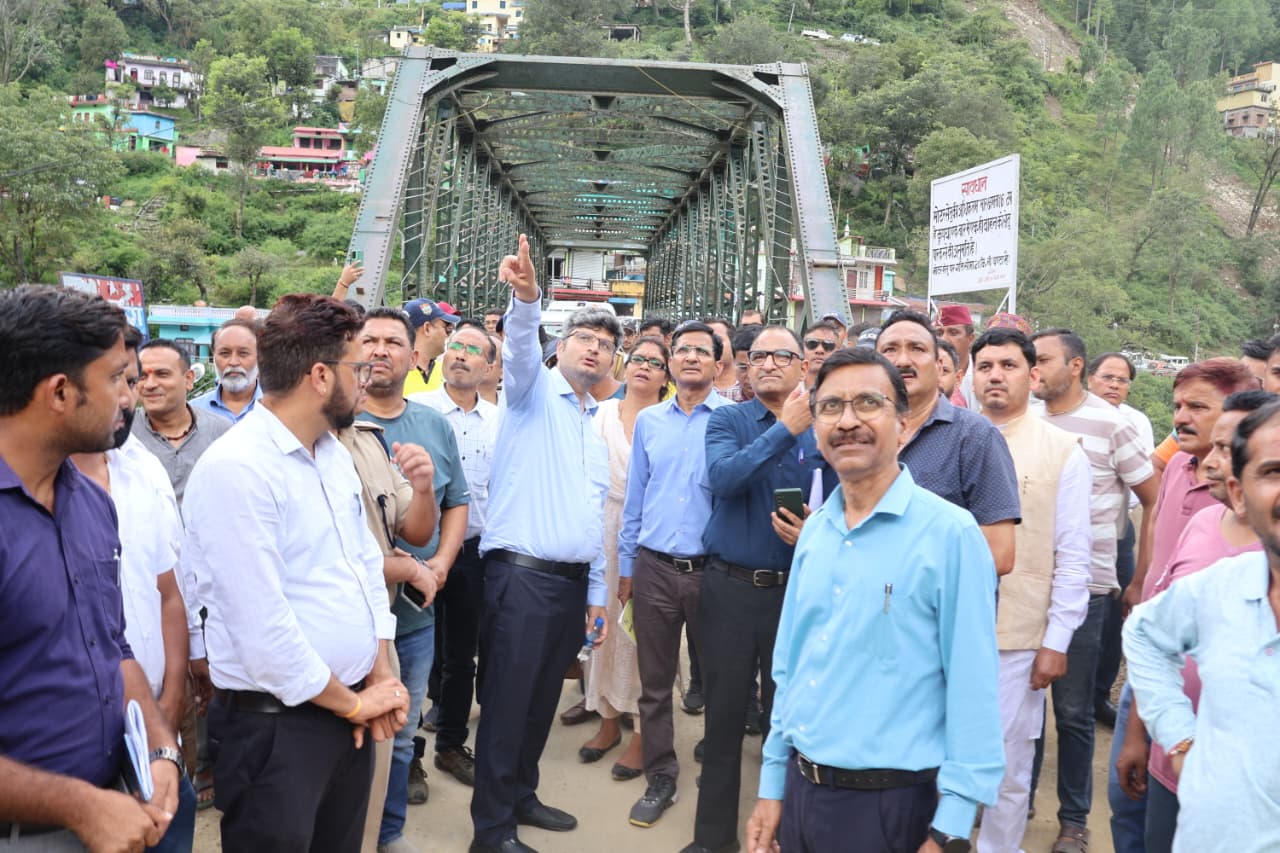 थराली में आपदा प्रभावित क्षेत्रों के लिए, भारत सरकार की अंतरमंत्रालयीय टीम ने, हवाई सर्वे कर किया विस्तृत सर्वेक्षण।