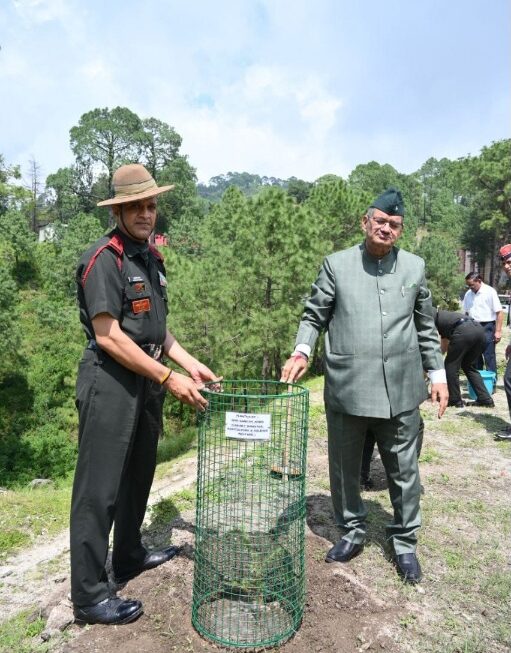 सैनिक कल्याण मंत्री गणेश जोशी ने, हिमालय दिवस पर लैंसडाउन छावनी में किया वृक्षारोपण।