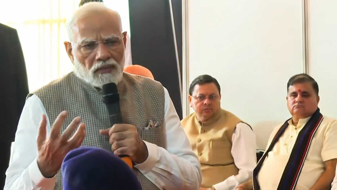 प्रधानमंत्री ने की आपदा राहत कार्यों की गहन समीक्षा।