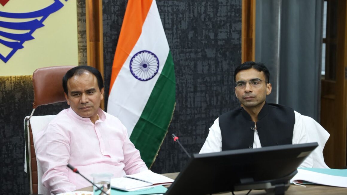 स्वास्थ्य मंत्री डॉ. धन सिंह रावत ने ली बैठक, सेवा पखवाड़ा को सफल बनाने के दिए निर्देश। 