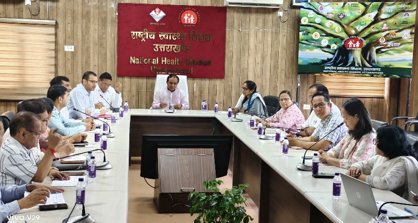 जिलों में जिलाधिकारी करेंगे स्वास्थ्य शिविरों की मॉनिटिरिंग, डॉ. धन सिंह रावत।