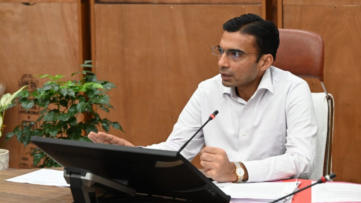 डीएम सविन बंसल 15 सितम्बर को, सुदूर ग्रामीण क्षेत्र नागथात में बहुउद्देशीय शिविर के माध्यम से, जनमानस को योजनाओं से करेंगे लाभान्वित।