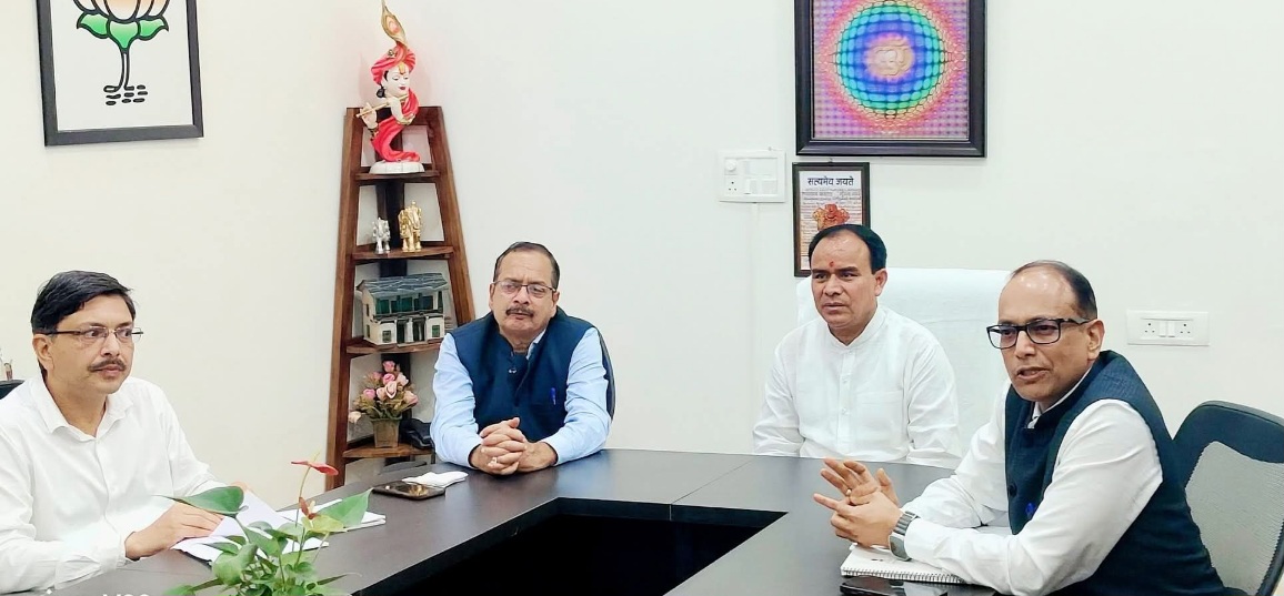 शिक्षकों के स्थानांतरण व वरिष्ठता को लेकर करेंगे स्पेशल अपील, डाॅ. धन सिंह रावत।