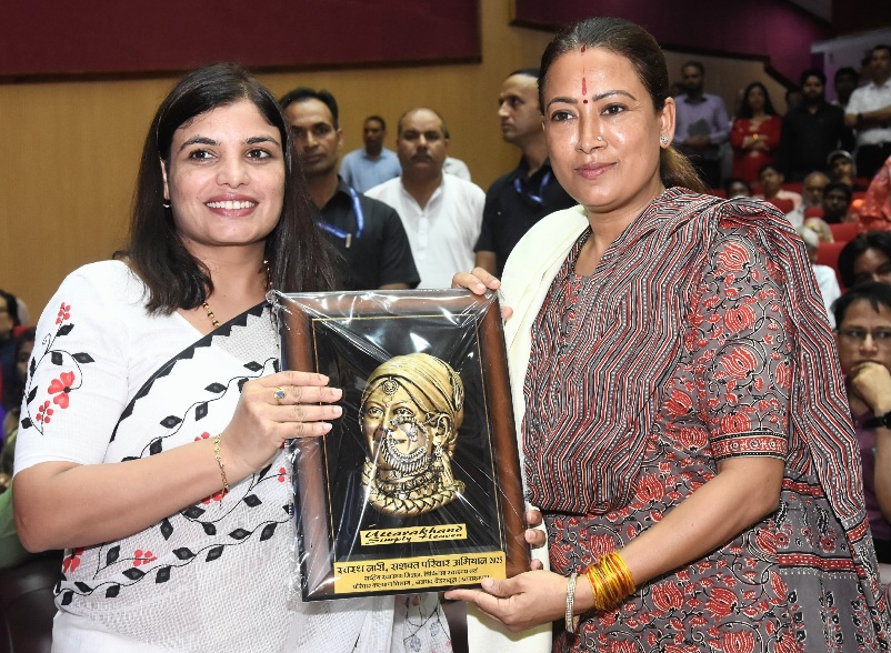 स्वास्थ्य जांच को मिशन बनाएं महिलाएं, प्रदेश में शुरू हुआ स्वस्थ नारी सशक्त परिवार अभियान, रेखा आर्या। 