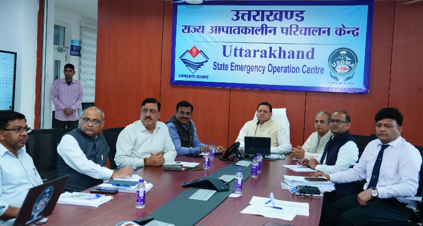 मुख्यमंत्री पुष्कर धामी ने आईटी पार्क स्थित, राज्य आपदा परिचालन केंद्र से प्रदेशभर में अतिवृष्टि से प्रभावित, क्षेत्रों की समीक्षा कर राहत कार्यों में तेजी लाने के दिए निर्देश।