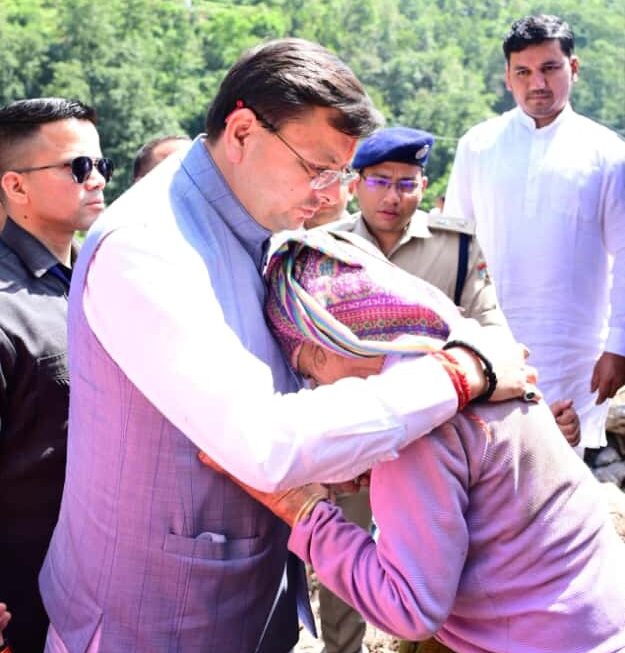 सीएम धामी ने चमोली जिले के आपदा प्रभावित क्षेत्रों का निरीक्षण कर, प्रभावितों को हरसंभव सहायता का दिया भरोसा।