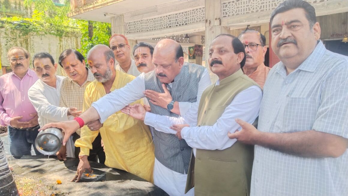 अखिल भारतवर्षीय ब्राह्मण महासभा उत्तराखंड द्वारा, अतृप्त आत्माओं व अकाल मृत्यु, अज्ञात मृत आत्माओ की मुक्ति के लिए किया गया तर्पण, लालचंद शर्मा। 