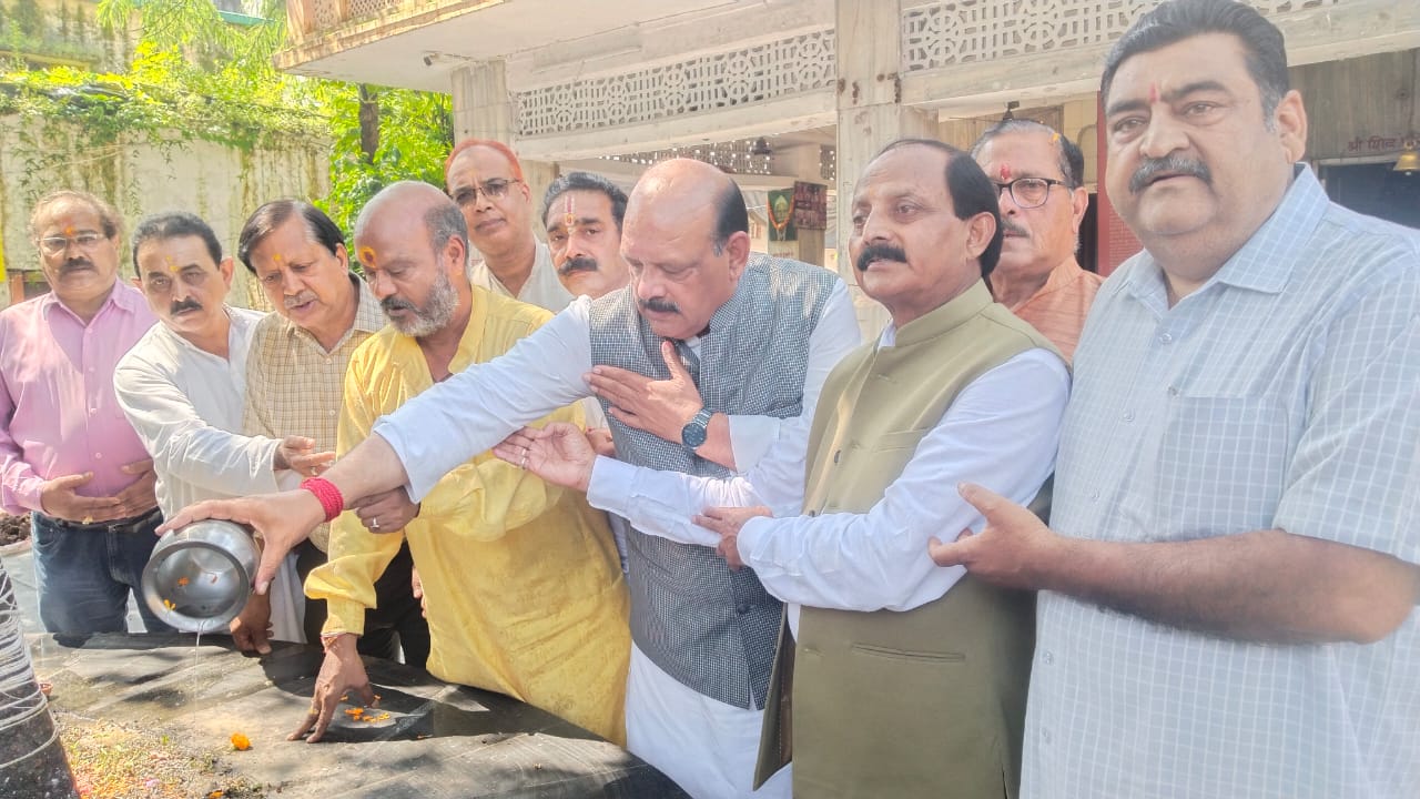 अखिल भारतवर्षीय ब्राह्मण महासभा उत्तराखंड द्वारा, अतृप्त आत्माओं व अकाल मृत्यु, अज्ञात मृत आत्माओ की मुक्ति के लिए किया गया तर्पण, लालचंद शर्मा। 