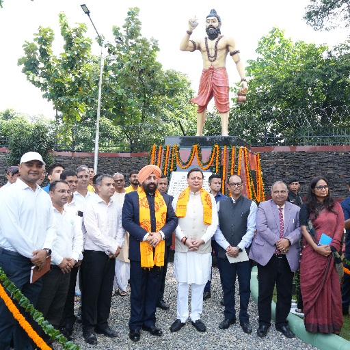 राज्यपाल और मुख्यमंत्री ने राजभवन परिसर में, भगीरथ उद्यान का उद्घाटन कर, राजा भगीरथ की भव्य प्रतिमा का भी किया अनावरण।