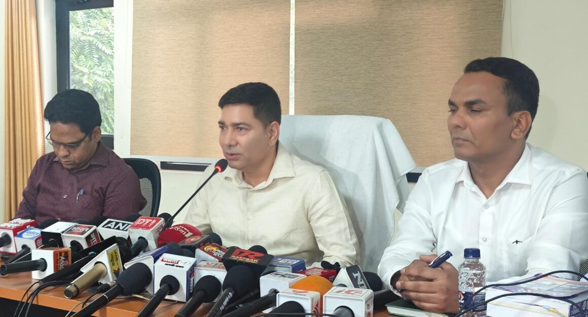 बच्चों की सुरक्षा सर्वोच्च, प्रतिबंधित कफ सिरप के खिलाफ उत्तराखंड में सघन अभियान।