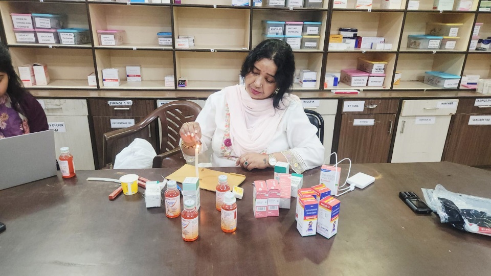 धामी सरकार का बच्चों की सुरक्षा के लिए सख्त कदम, प्रदेशभर में कफ सिरप पर बड़ी कार्रवाई, 170 नमूने जांच को भेजे, देहरादून में 7 मेडिकल स्टोरों के लाइसेंस निरस्त।