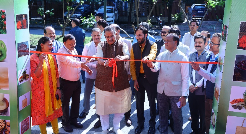 सेब महोत्सव 2.0 का कृषि मंत्री गणेश जोशी ने किया शुभारंभ, कहा यह महोत्सव राज्य की कृषि क्षमता और किसानों की आत्मनिर्भरता का प्रतीक।