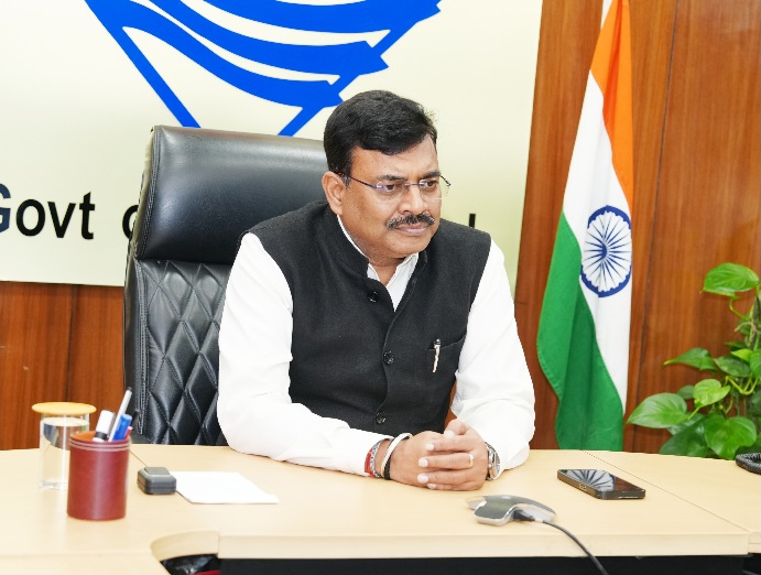 मुख्य सचिव आनंद बर्द्धन ने, अधिकारियों को दिए निर्देश, कहा प्रदेश में झुग्गी बस्तियों का पुनः कराया जाय सर्वे। 