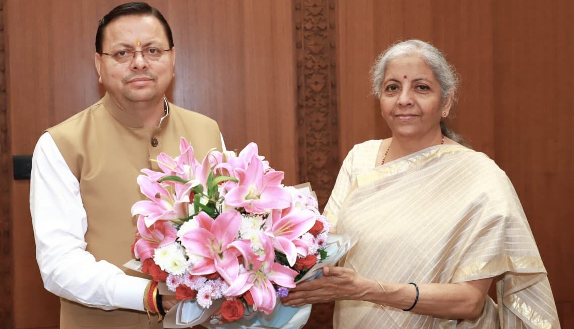 सीएम धामी ने केंद्रीय वित्त मंत्री, श्रीमती निर्मला सीतारमण से भेंट कर, राज्य के महत्वपूर्ण विषयों पर विस्तृत चर्चा की।