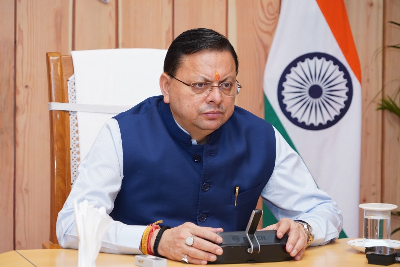 मुख्यमंत्री पुष्कर सिंह धामी ने दिए सख्त निर्देश, कहा प्रदेश की सभी सड़कों को शीघ्र गड्ढा मुक्त किया जाए।