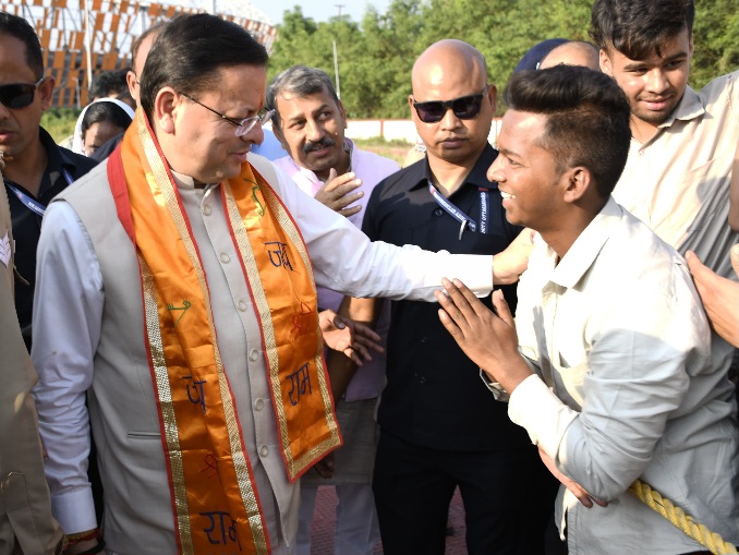 मुख्यमंत्री पुष्कर सिंह धामी ने सर्किट हाउस, हल्द्वानी में जनता से मुलाकात कर सुनी जनसमस्याएँ।