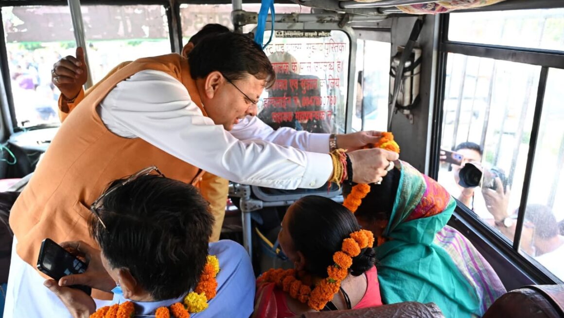 राज्य सरकार की मातृ-पितृ तीर्थाटन योजना के तहत, 32 श्रद्धालु करेंगे पांच दिन की यात्रा।